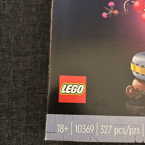 LEGO Plum Blossom Botanical Collection - Picture 4 of 13